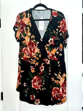 Women’s Floral V-Neck Top - Size 2X